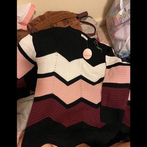 Brand new sweater // super cute with jeans for a casual/cute look